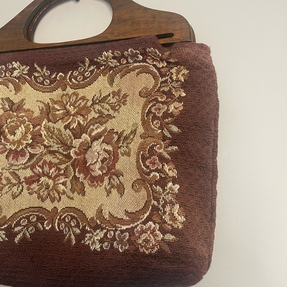 70s Vintage Tapestry Carpet Bag with Wooden Handles handbag - Picture 2 of 5